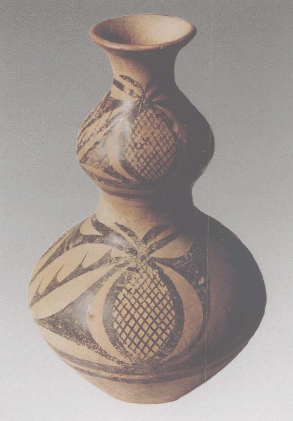 彩陶葫芦形敞口瓶